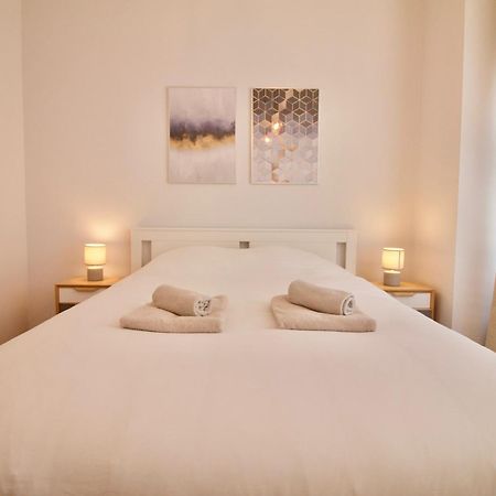 Heart Of Grand Place - Stunning 3Br Triplex Brussels Exterior photo