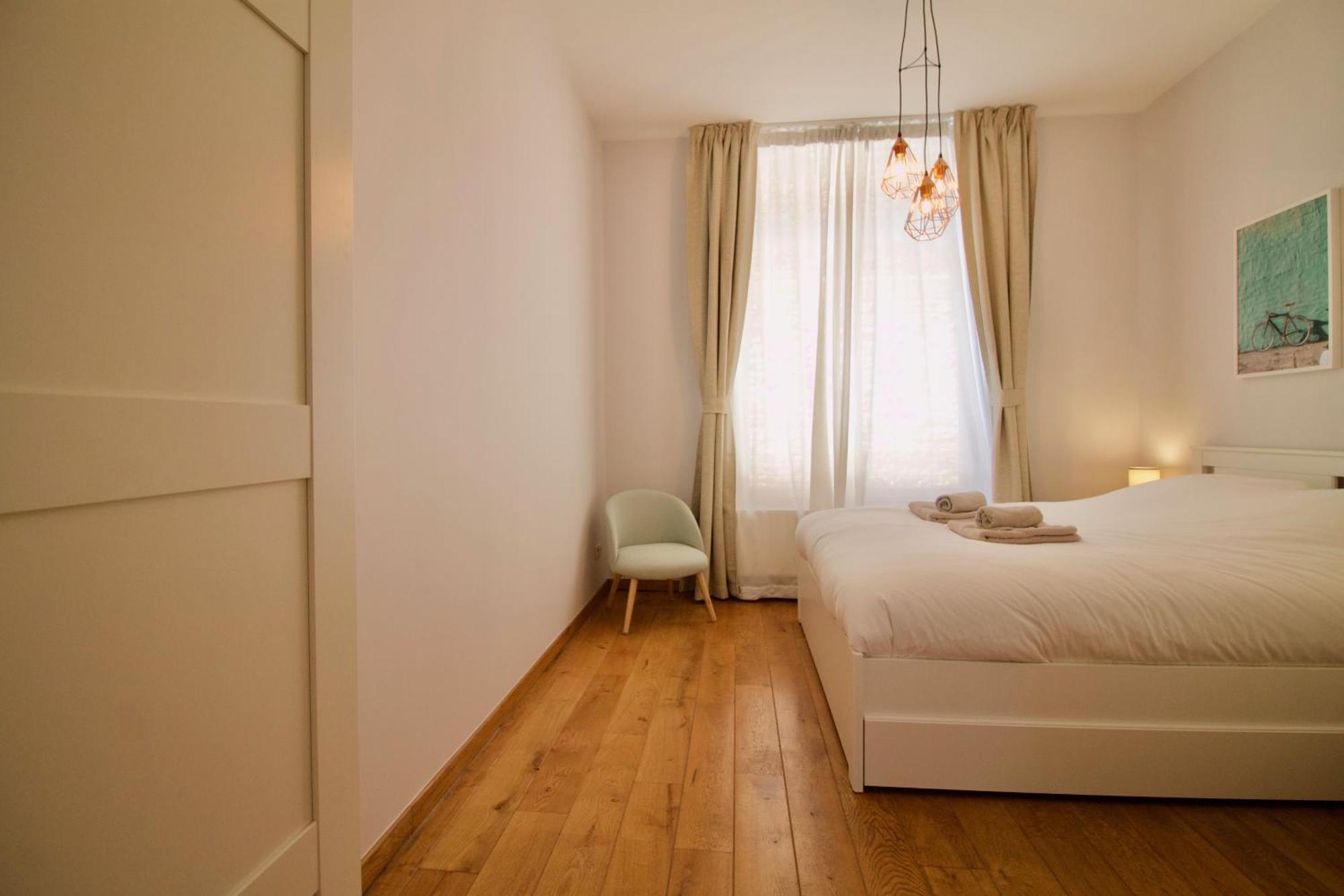 Heart Of Grand Place - Stunning 3Br Triplex Brussels Exterior photo